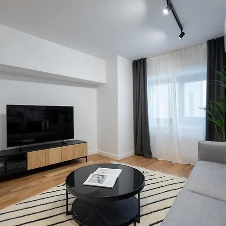 Superb Large 1br Flat - Unirii Square - 610b شقة *