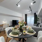 Apartman Superb Large 1br Flat - Unirii Square - 610b *