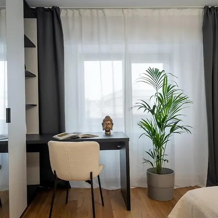 Apartment Superb Large 1br Flat - Unirii Square - 610b *