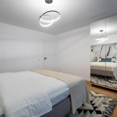Superb Large 1br Flat - Unirii Square - 610b Bucharest