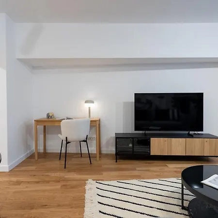Superb Large 1br Flat - Unirii Square - 610b Apartment