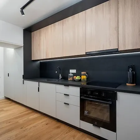 Apartment Superb Large 1br Flat - Unirii Square - 610b *
