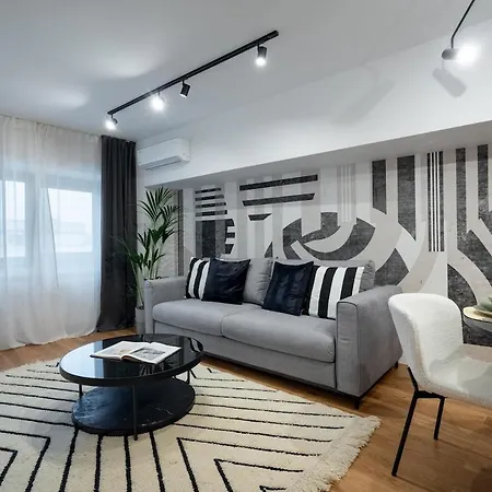 Apartment Superb Large 1br Flat - Unirii Square - 610b *