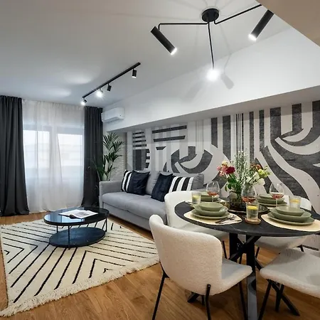 Apartment Superb Large 1br Flat - Unirii Square - 610b Bucharest