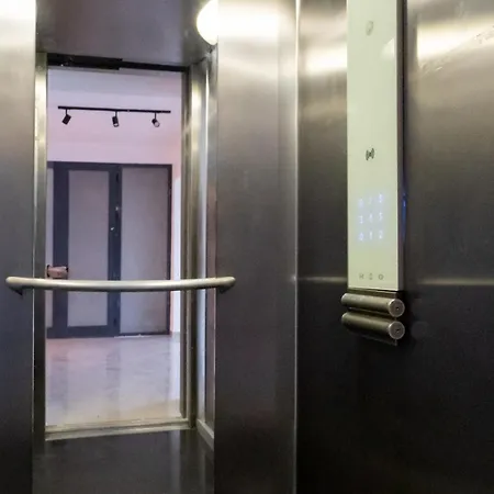 Superb Large 1br Flat - Unirii Square - 610b Apartment Bucharest