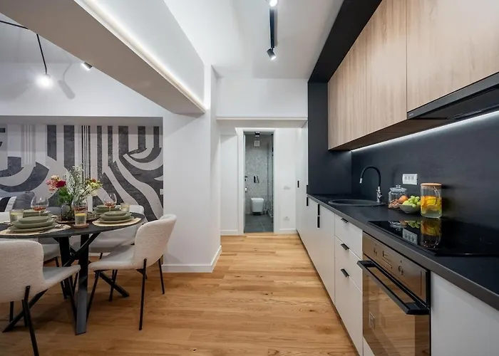 Superb Large 1br Flat - Unirii Square - 610b Bucureşti
