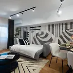 Daire Superb Large 1br Flat - Unirii Square - 610b *