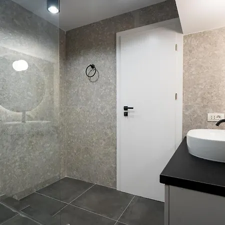 Apartment Superb Large 1br Flat - Unirii Square - 610b