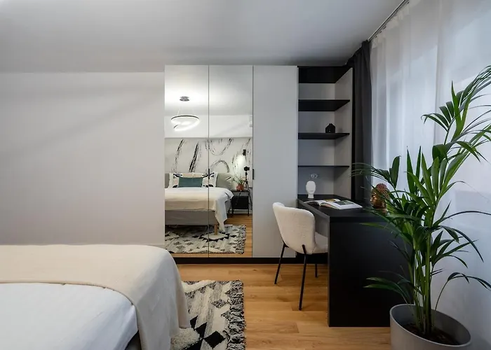 Apartment Superb Large 1br Flat - Unirii Square - 610b *