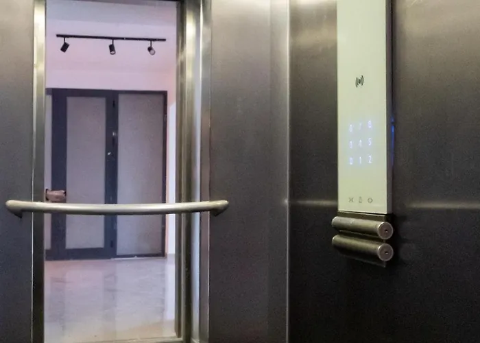 Superb Large 1br Flat - Unirii Square - 610b Apartment Bucharest